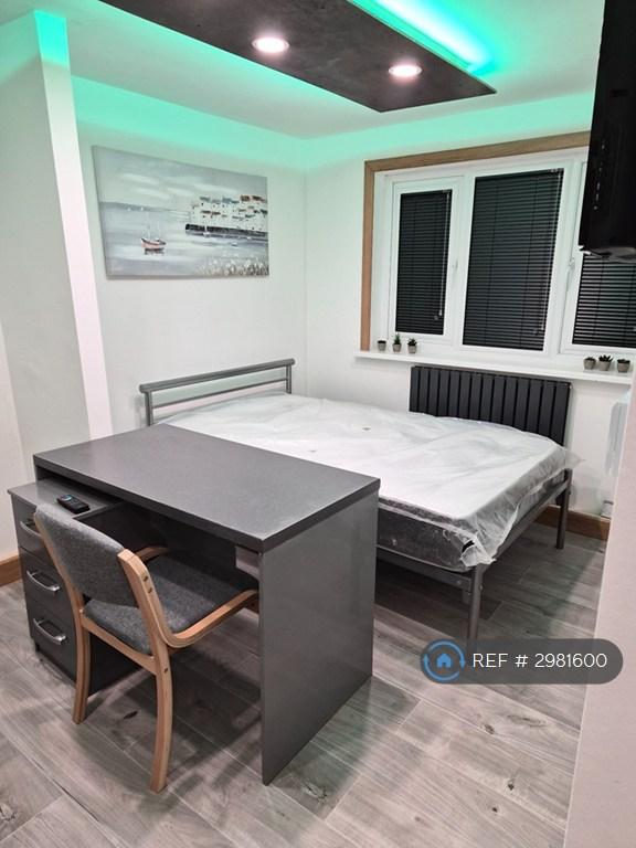 1 bedroom flat in Kendal Bank, Leeds, LS3 (1 bed) (#2981600)