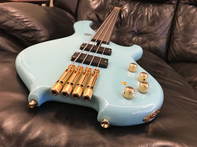 Maruszczyk Frog 4a Headless 4 string bass guitar - Baby Blue, 2023, as good as new