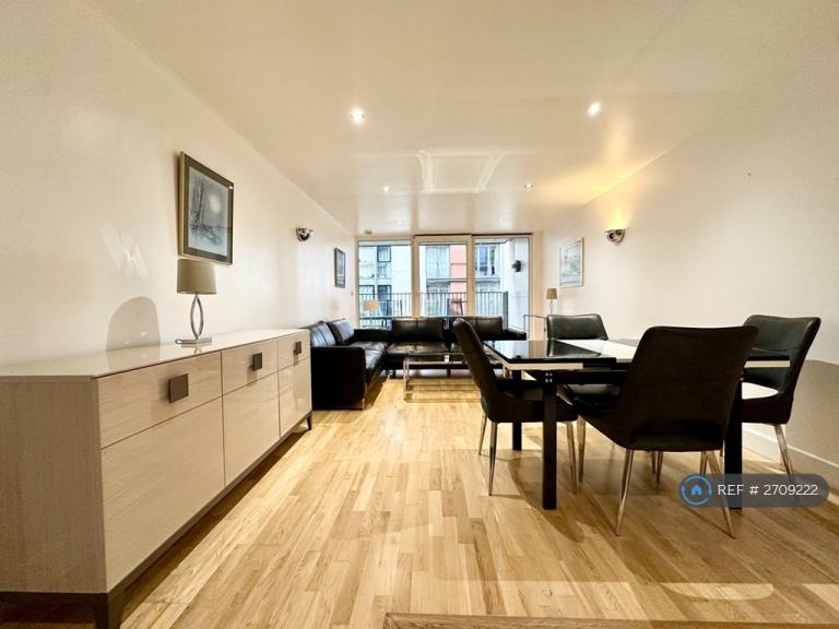 1 bedroom flat in Marmara Apartments, London, E16 (1 bed) (#2709222)