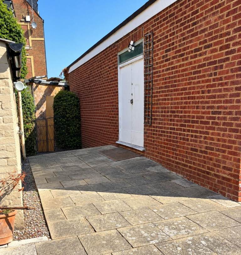 Workshop/Storage/Office Unit in Ewell Road, Tolworth/Surbiton