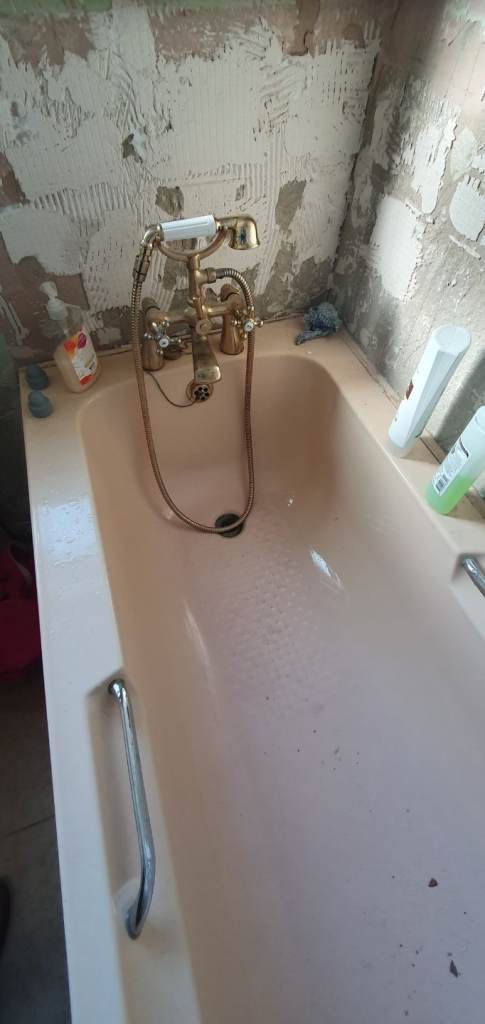 complete bathroom suite