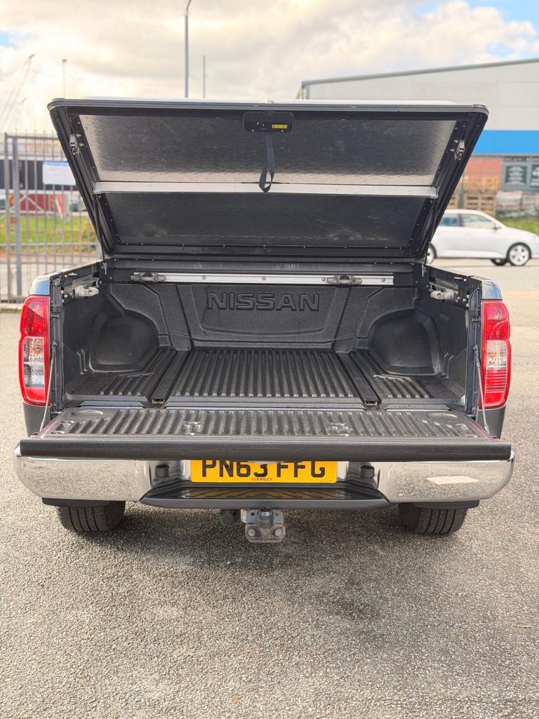 2013 63 NISSAN NAVARA 2.5 DCI TEKNA 190PS GREY FSH 1 OWNER ONLY 60K 