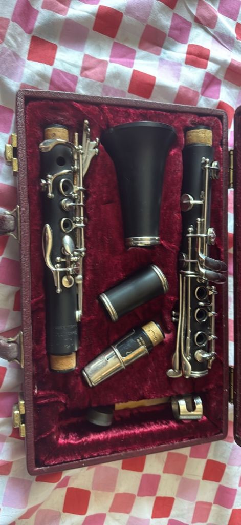 Vintage Rudall Carte Graduate Bb Clarinet in good used condition.