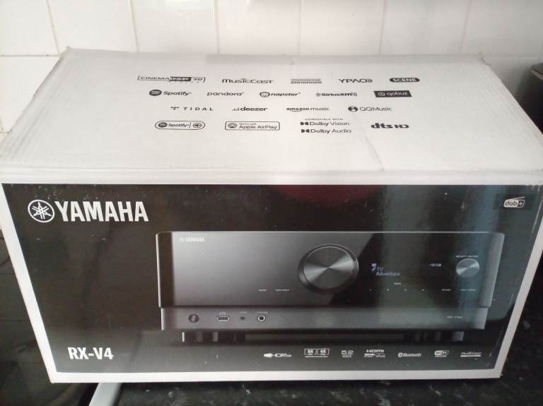 Yamaha RXV4 AV receiver amplifier 