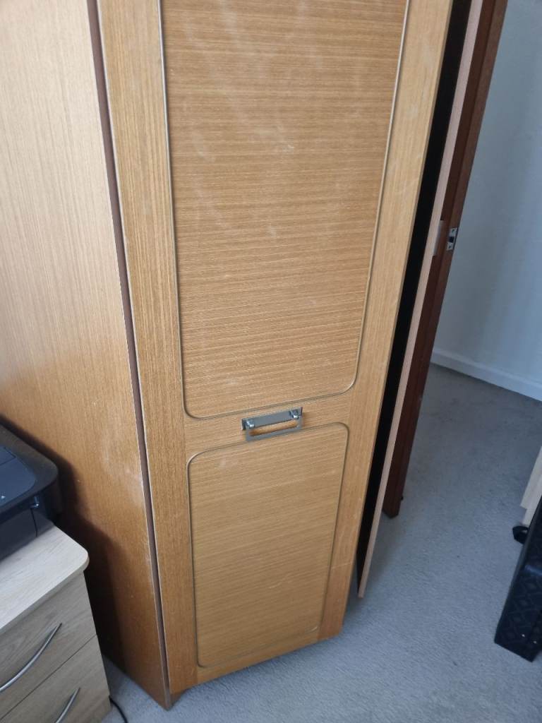 Wooden Wardrobe – Good Clean Condition