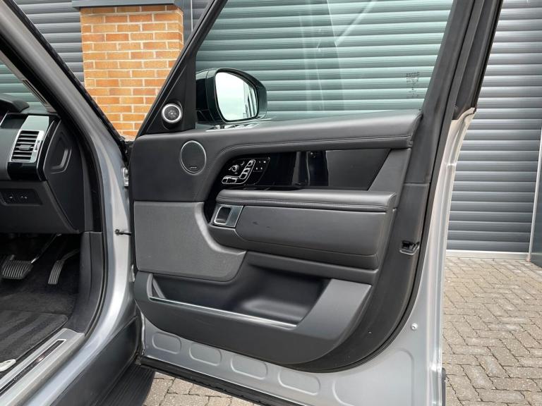 2018 Land Rover Range Rover 4.4 SDV8 Autobiography 4dr Auto ESTATE Diesel Automatic