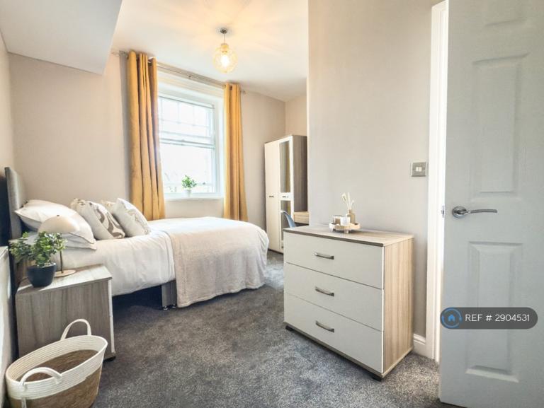 1 bedroom in High St, Newcastle-Under-Lyme, ST5 (#2904531)