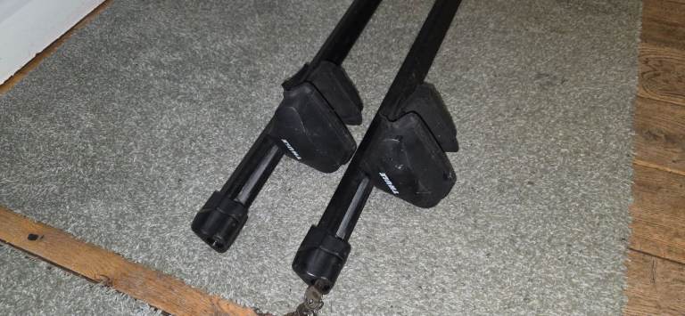 Thule Roof bars for cars with rails