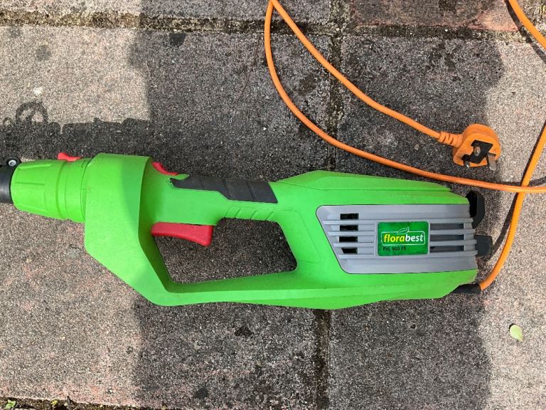 Electric long  reach Hedge Trimmer – Good Condition