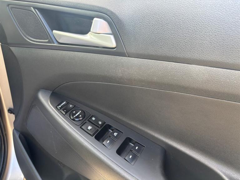 2016 Hyundai TUCSON 1.7 CRDi Blue Drive Premium SUV 5dr Diesel Manual Euro 6 (s/s) (116 ps) SUV D...