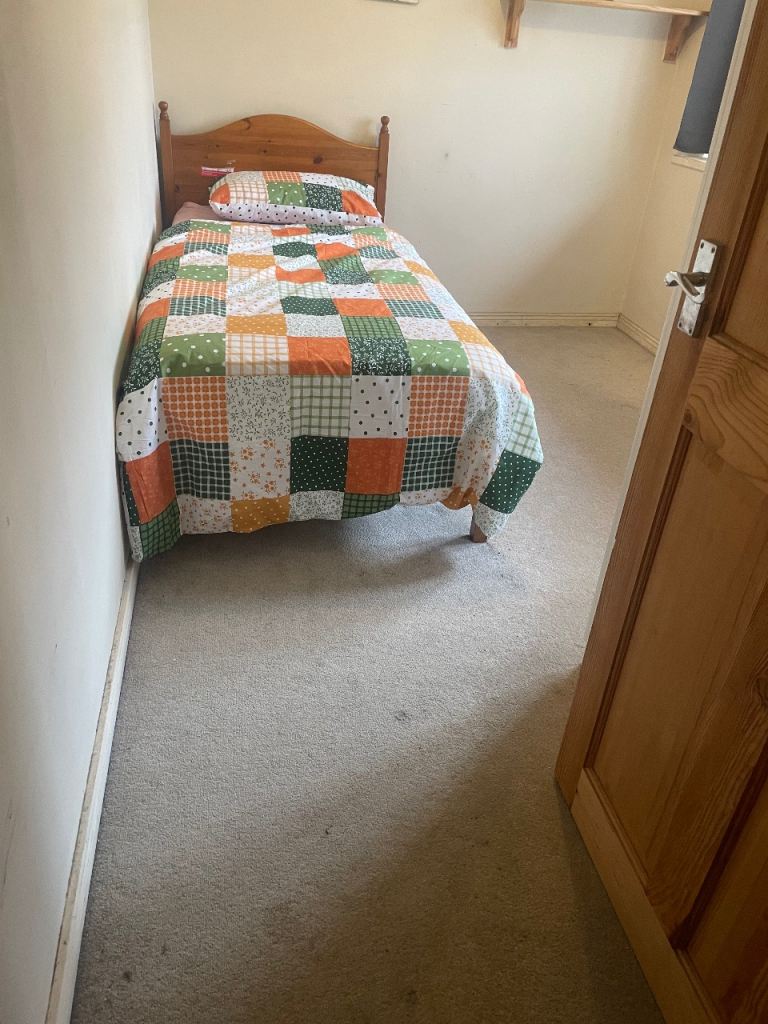 Room to rent in Chessington all bills included