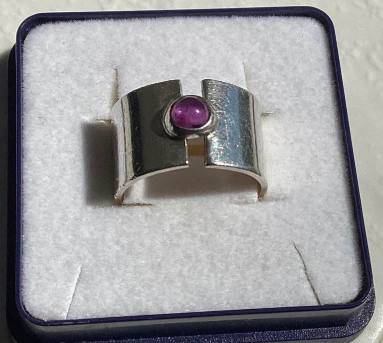 Silver Dress Ring Boxed Vintage Purple Cabochon Stone Size O Gift Present