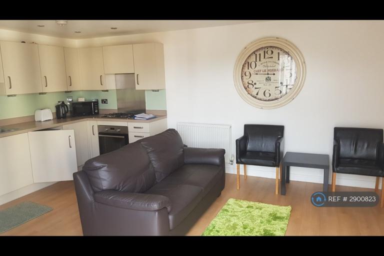 2 bedroom flat in Walnut Tree Close, Guildford, GU1 (2 bed) (#2900823)