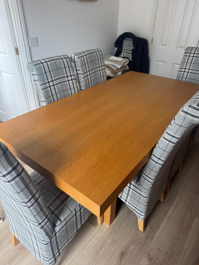 Good Condition Wooden Dining Table & 6 Tartan Chairs