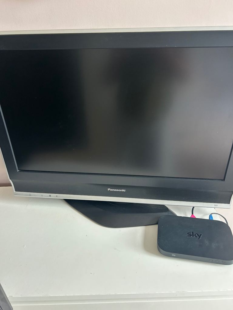 LCD 32” PANASONIC TV