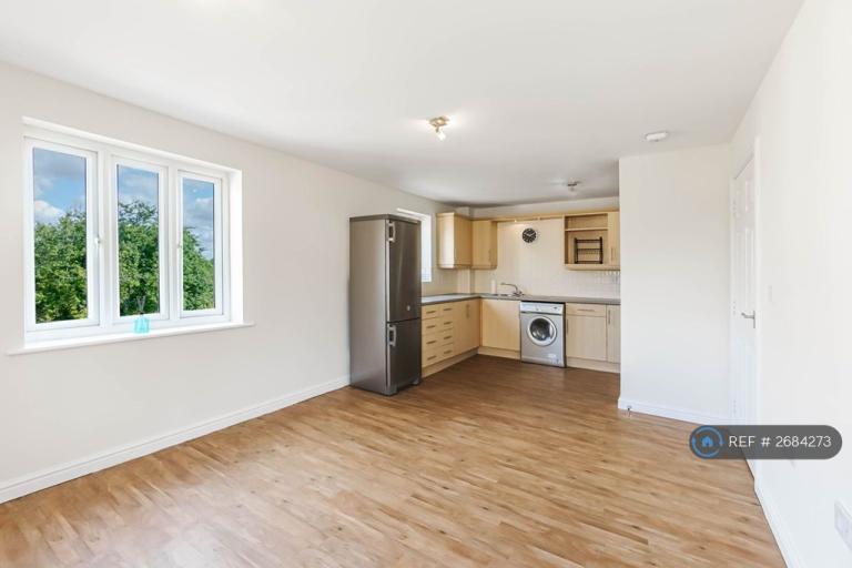 2 bedroom flat in Bourneys Manor Close, Willingham, Cambridge, CB24 (2 bed) (#2684273)