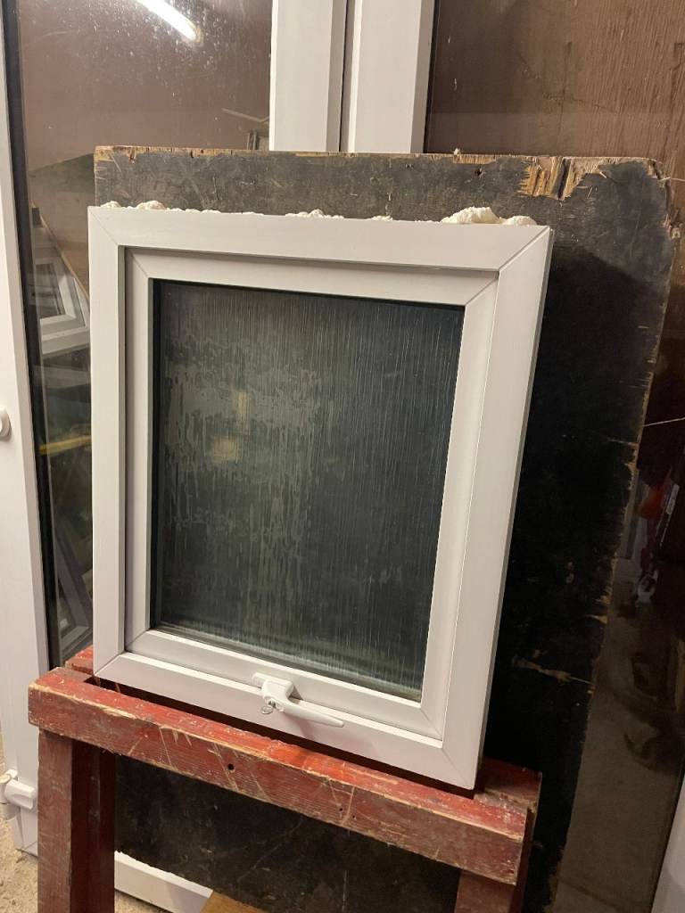 H 71.5 x W 61.5 cm - SMALL UPVC DOUBLE GLAZED WINDOW - OBSCURE GLASS (REF: SJ471) 