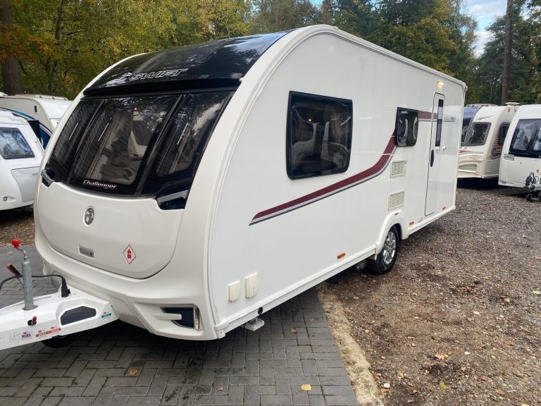 SWIFT CHALLENGER 530 - 2016 - 4 BERTH - END WASHROOM - MOVER - PRISTINE 