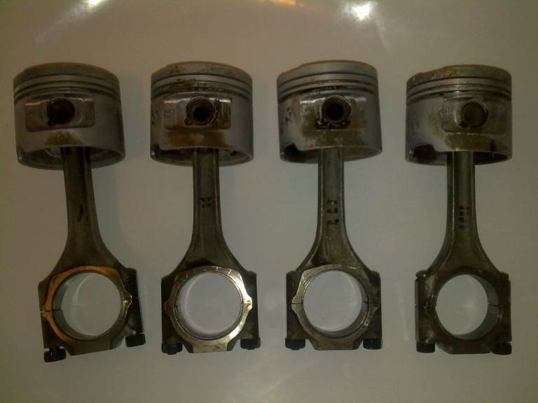 VW Volkswagen Mk2 Golf 16v / Mk2 Jetta 16v / Corrado 16v 1.8L (KR) OEM Pistons and Connecting Rods