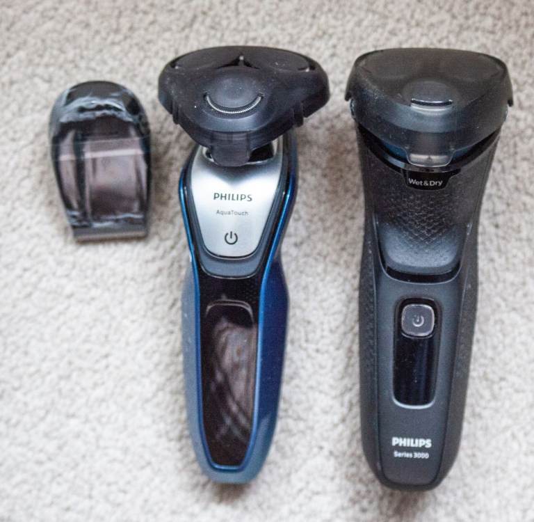 Philips AquaTouch Electric Shaver – Good Condition