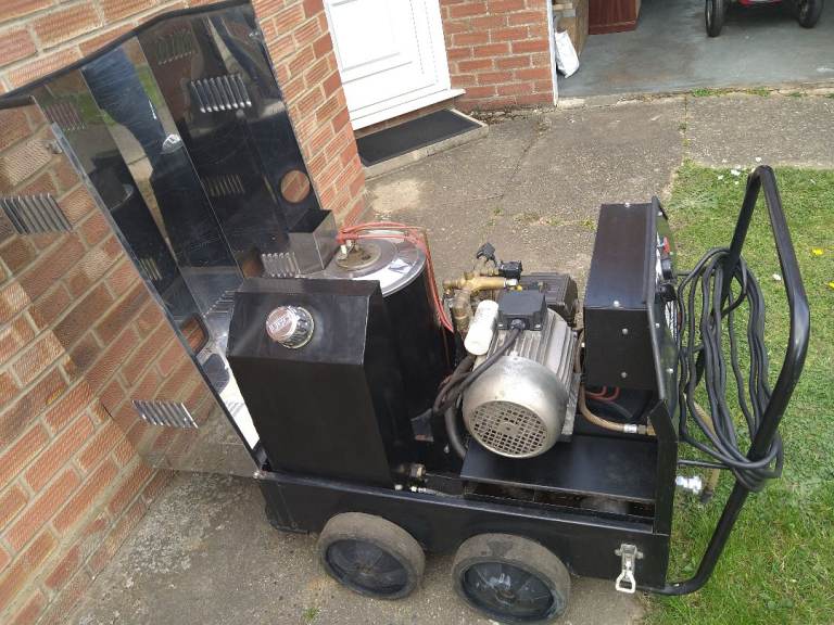Britclean Pressure Washer – Hot Water, Good Condition
