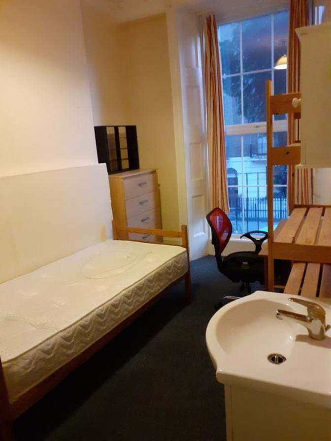 Lovely Room in shared house next to UCL - Bloomsbury 