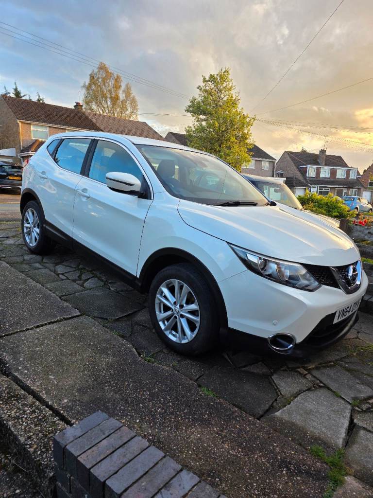 Nissan, QASHQAI, Hatchback, 2014, Manual 1.5 dci, 1461 (cc), 5 doors