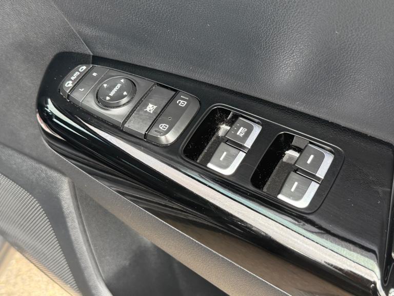 ** GREAT SPEC ** 2016 Kia Sportage 1.7 CRDi ISG 3 5 dr 2WD Estate ** £35 TAX **