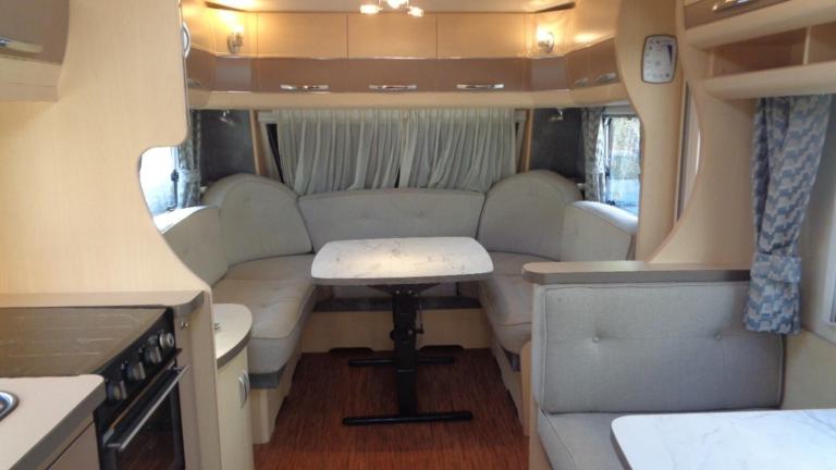 Hobby 645 VIP 5 BERTH,FIXED BED CARAVAN IN CLEAN CONDITION. 2010