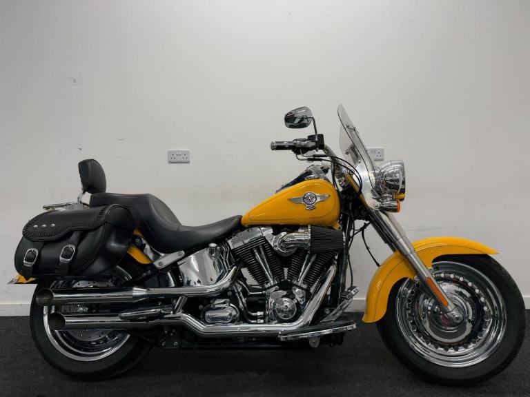 HARLEY DAVIDSON FLSTF FAT BOY ** PANNIERS - TOURING SCREEN - S+E AIR FILTER ** 