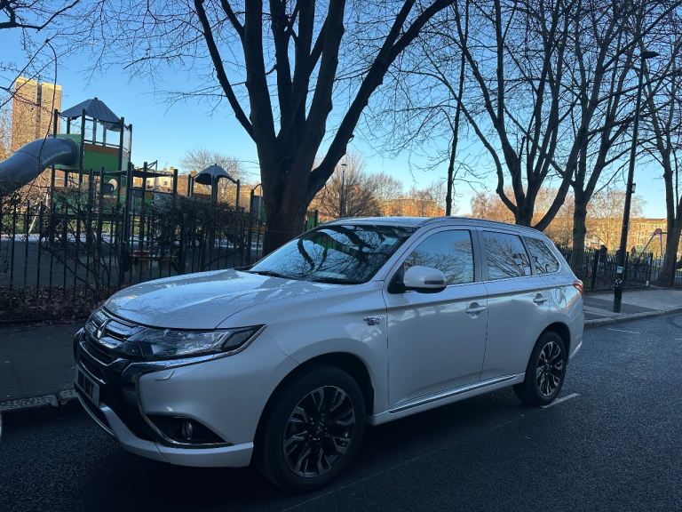 2016 Mitsubishi Outlander PHEV GX3H 4WD | ULEZ | Long MOT | 1 Owner