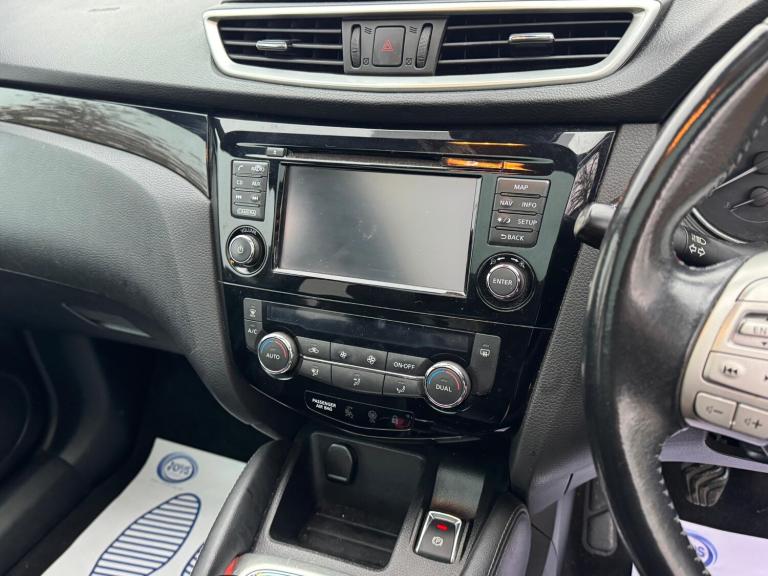 2017 Nissan Qashqai 1.5 dCi N-Vision 5dr HATCHBACK Diesel Manual