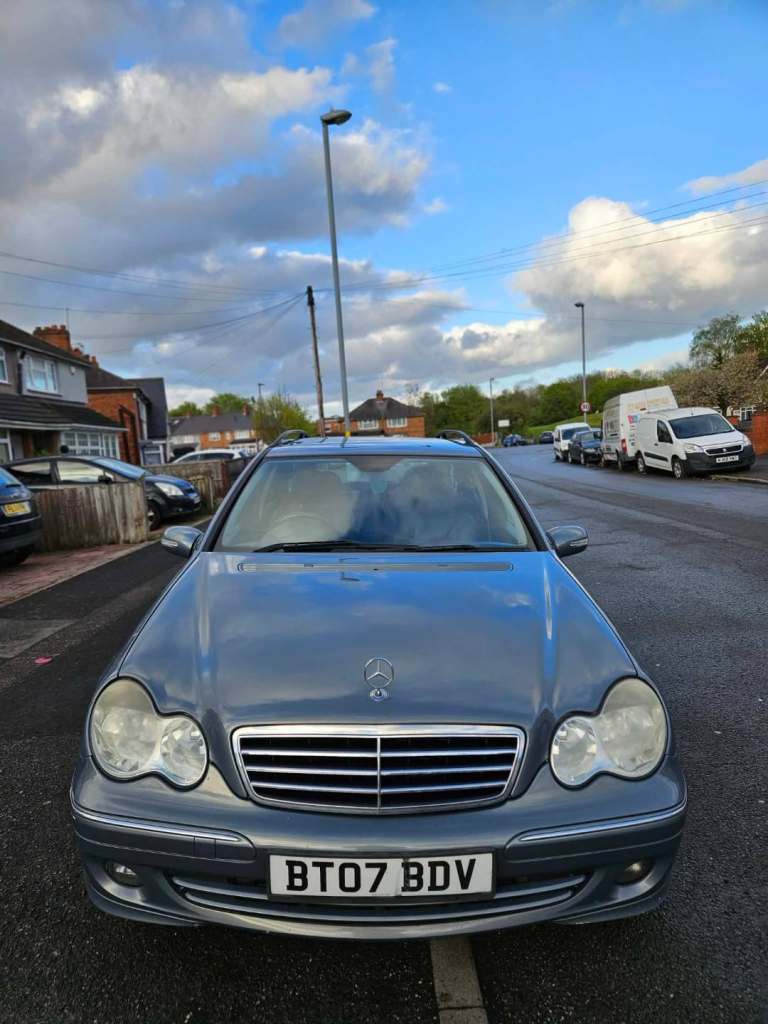 Mercedes-Benz C220 