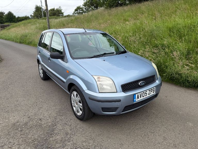 AUTOMATIC FORD FUSION 1.6L (2005) long mot ready to drive away. 