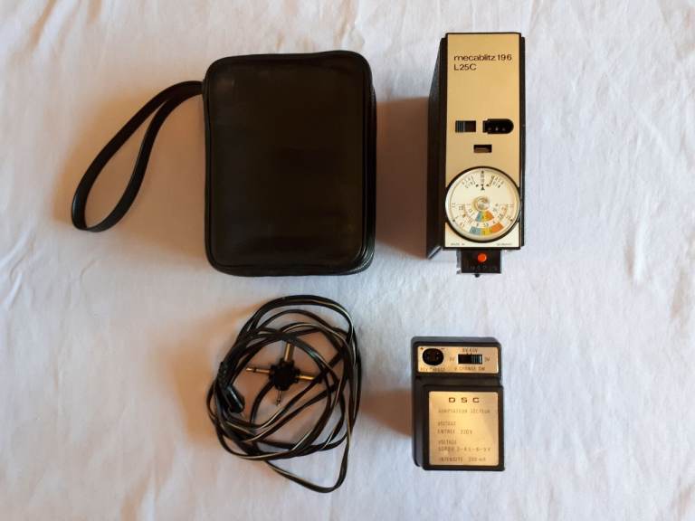 Flash & DSC Power Adapter (Adaptor) as a camera – one or the other or both (deliver to London)