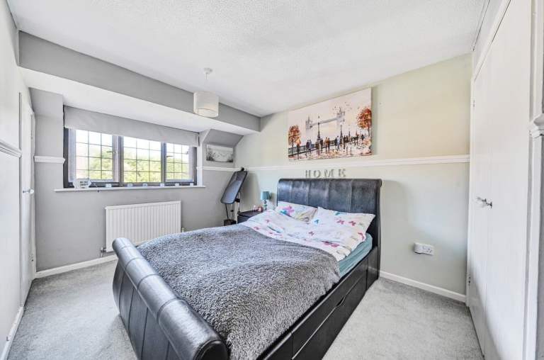 3 bed detached house