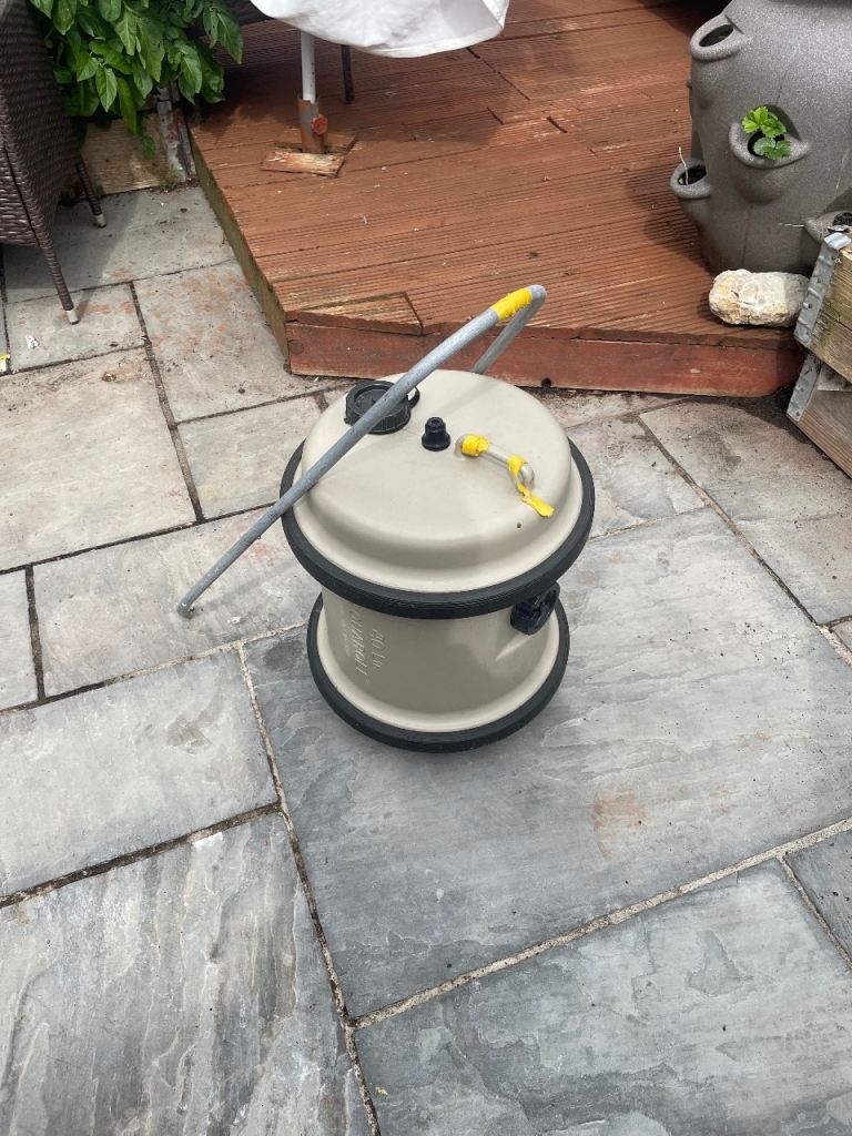 Rolling water carrier