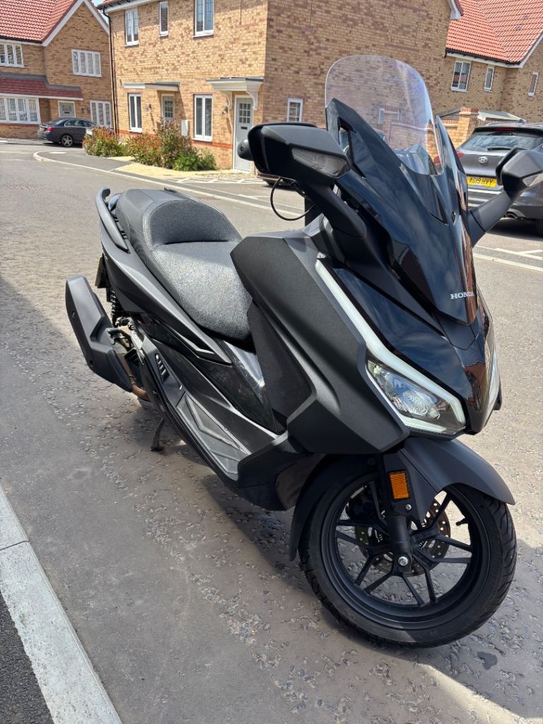 Honda forza 125 