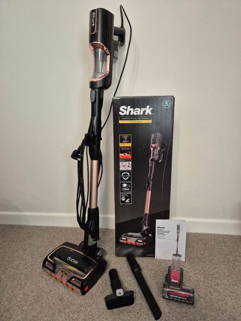 SHARK CORDED STICK VACUUM PET MODEL WITH ANTI-HAIR WRAP - £95