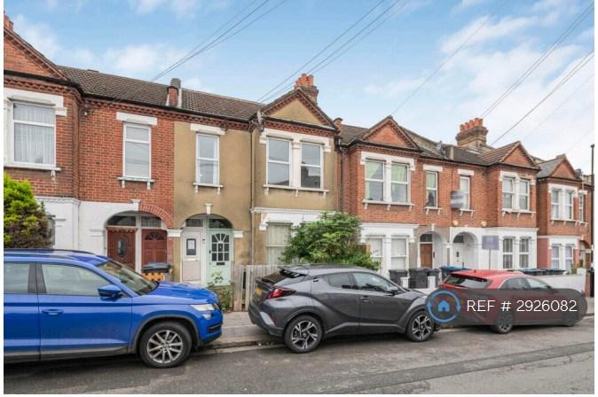 3 bedroom flat in Hythe Road, Thornton Heath, CR7 (3 bed) (#2926082)