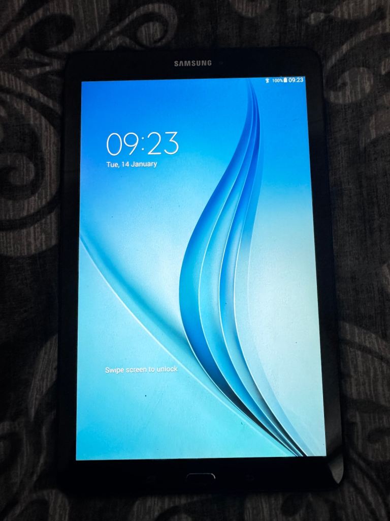 Samsung Galaxy Tab 4 (SM-T530) – Black, Good Condition