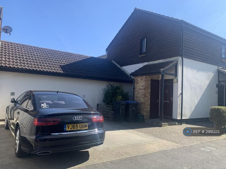 1 bedroom flat in Archers, Harlow, CM19 (1 bed) (#2918223)