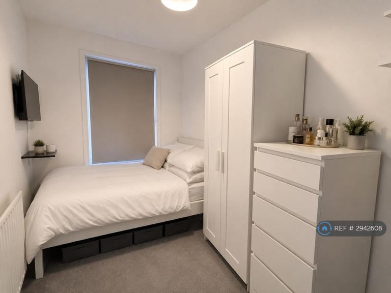 1 bedroom in Parsons Mews, London, SW18 (#2942608)