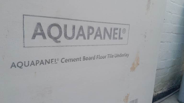 5 new Knauf Aqua panels 1200x600mm