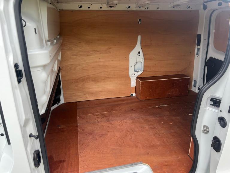 RENAULT TRAFIC SL28 2.0 BLUE DCI 130PS BUSINESS L1H1 SWB VAN 22 REG 35,800 MILES