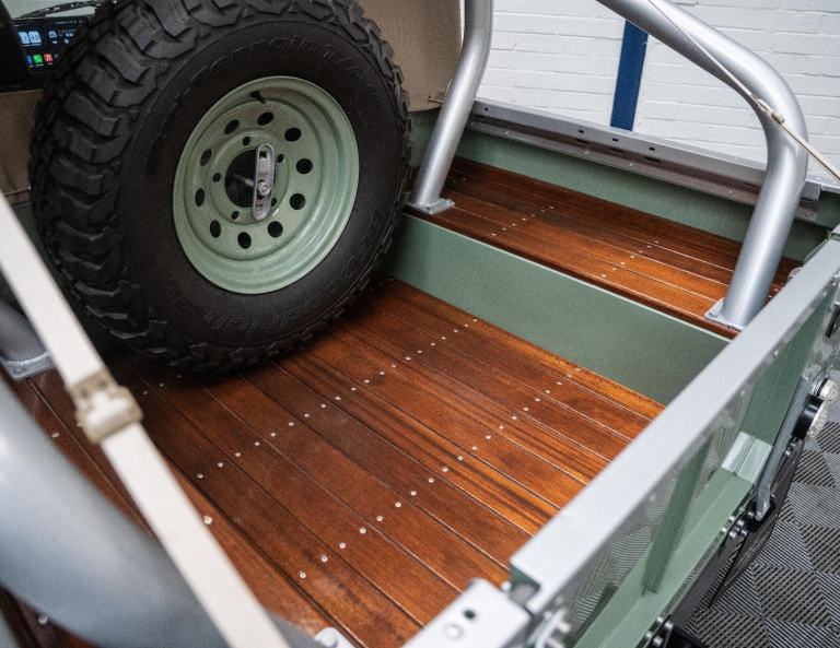 1990 Land Rover Defender 90 2.5 TD5 Pickup 2dr Diesel Manual (120 bhp) Diesel