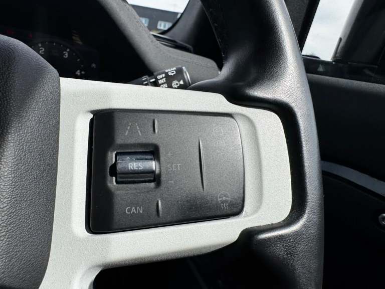 2023 Land Rover Defender 3.0 D250 Hard Top SE Auto PANEL VAN DIESEL Automatic