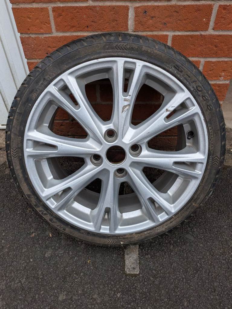 Ford fiesta 17" alloy wheel
