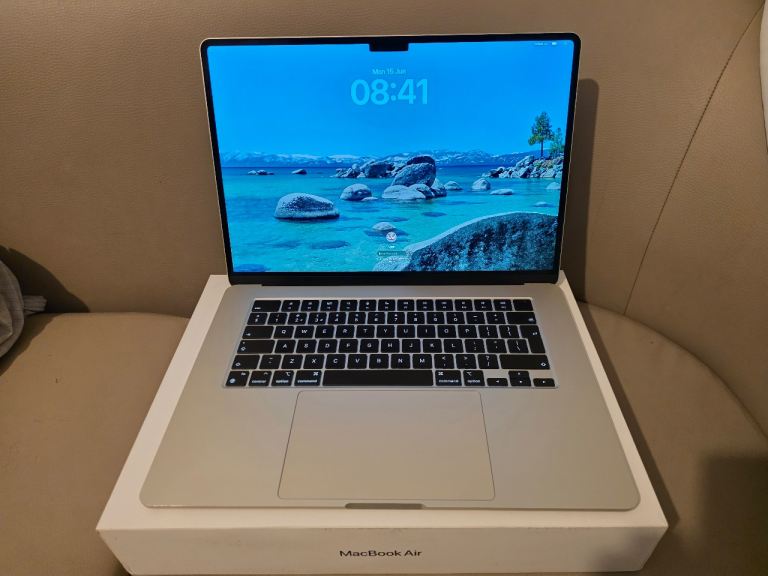 Apple MacBook Air 15" M2 16gb Ram Boxed