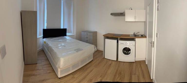 🚇 Rooms available near transport links 🏠